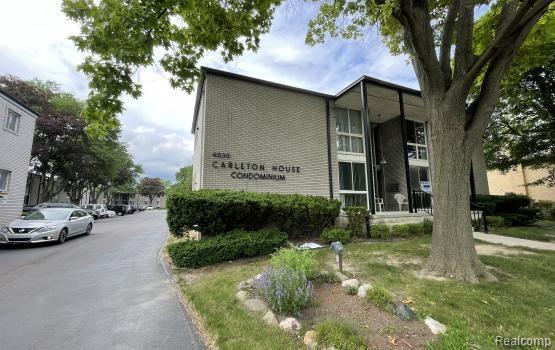 Building Photo - 4030 W 13 Mile Rd