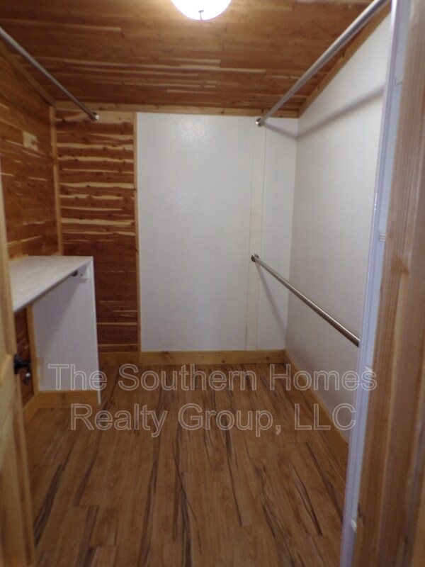 Building Photo - 2025 Co Rd 750