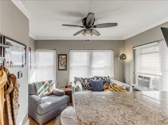 Foto del edificio - Charming 1bed/1bath Apartment in Jefferson Park/Paseo/Uptown OKC - Appliances + Garage Included
