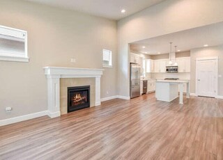Foto del edificio - 1028 E Black Butte Ave