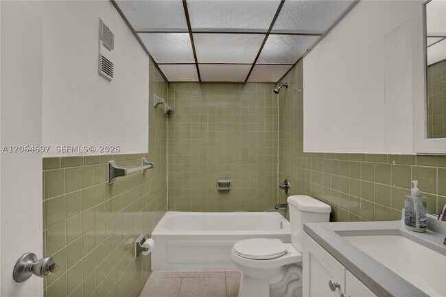 Foto del edificio - 6970 NW 186th St