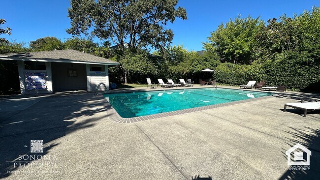 Foto del edificio - Updated Downtown Sonoma Condo!