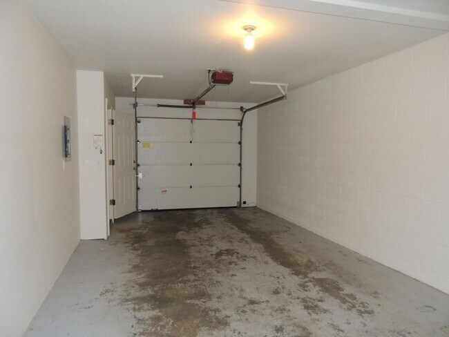 Photo - AMAZING LOCATION!! Downtown Gresham Townho... Apartment