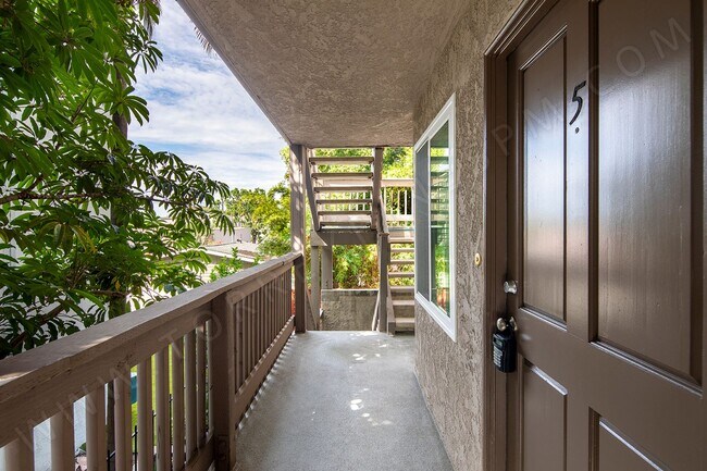 Foto del edificio - *OPEN HOUSE: 10/1 11:30AM-1PM* Gorgeous 2B...