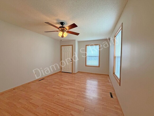 Building Photo - 1442 W Rainey St
