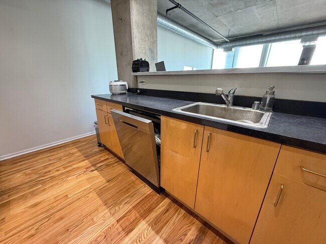 Foto del edificio - 700 W Van Buren St