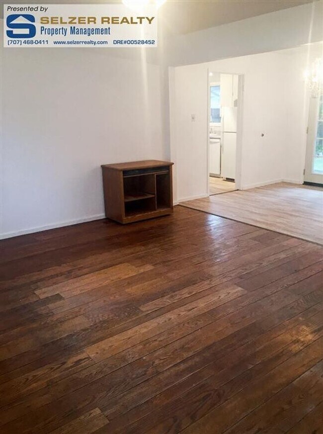 Building Photo - Cute & cozy 2 bd. home w/ great curb appea...