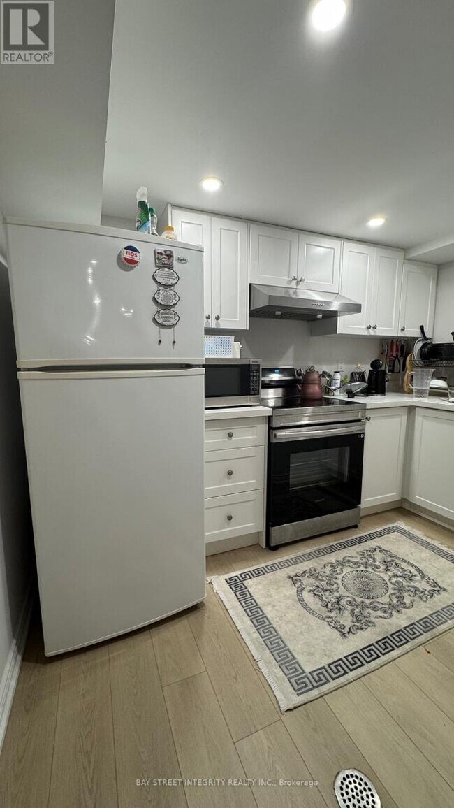 Photo du bâtiment - 272 Epsom Downs Dr