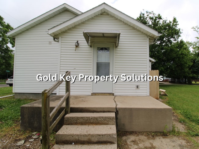 Building Photo - 3 Bed 1 Bath Home For Rent W/ Basement!