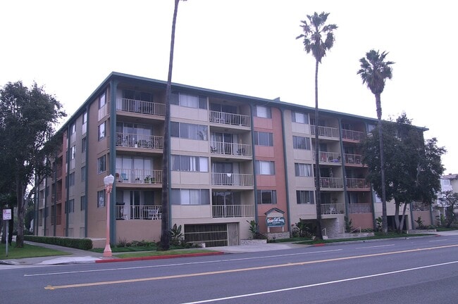 Building Photo - 1110 S Catalina Ave