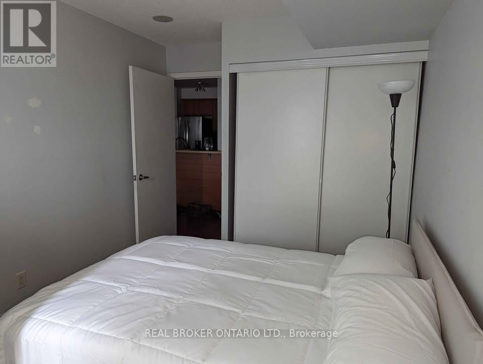 Photo du bâtiment - 36 Lee Centre Dr