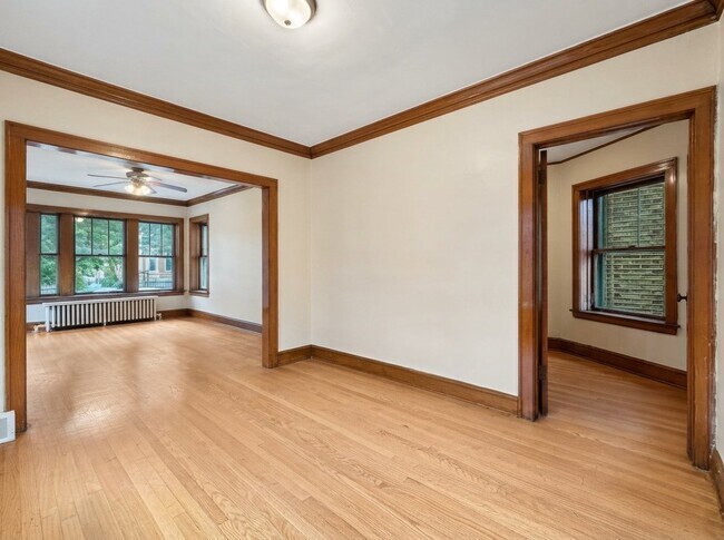 Foto del edificio - 1319 N Ridgeway Ave