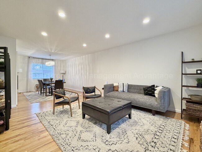 Foto del edificio - Spacious 4-Bedroom Colonial Minutes from Birmingham