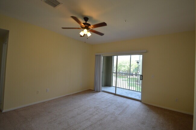 Foto del edificio - TEMPLE TERRACE: Second floor unit $1450 month. Gated Community! Convenient to USF