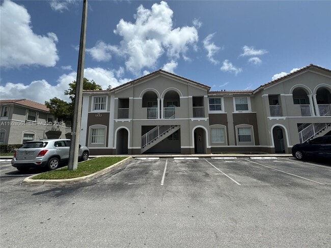 Foto del edificio - 1652 SE 28th St