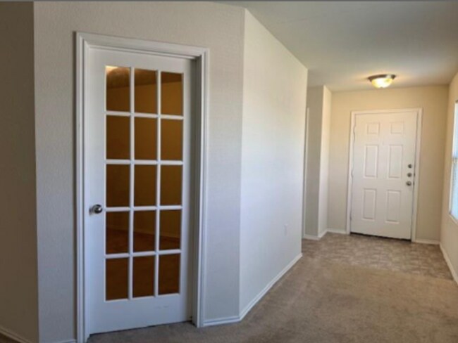Foto del edificio - 5717 Levenwood Ln