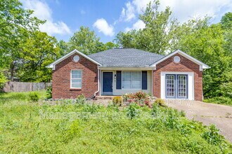 Building Photo - 1111 Cedarhill Ct