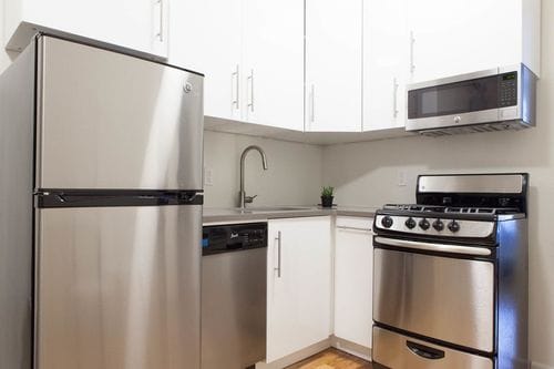 Building Photo - 224 E 59th St