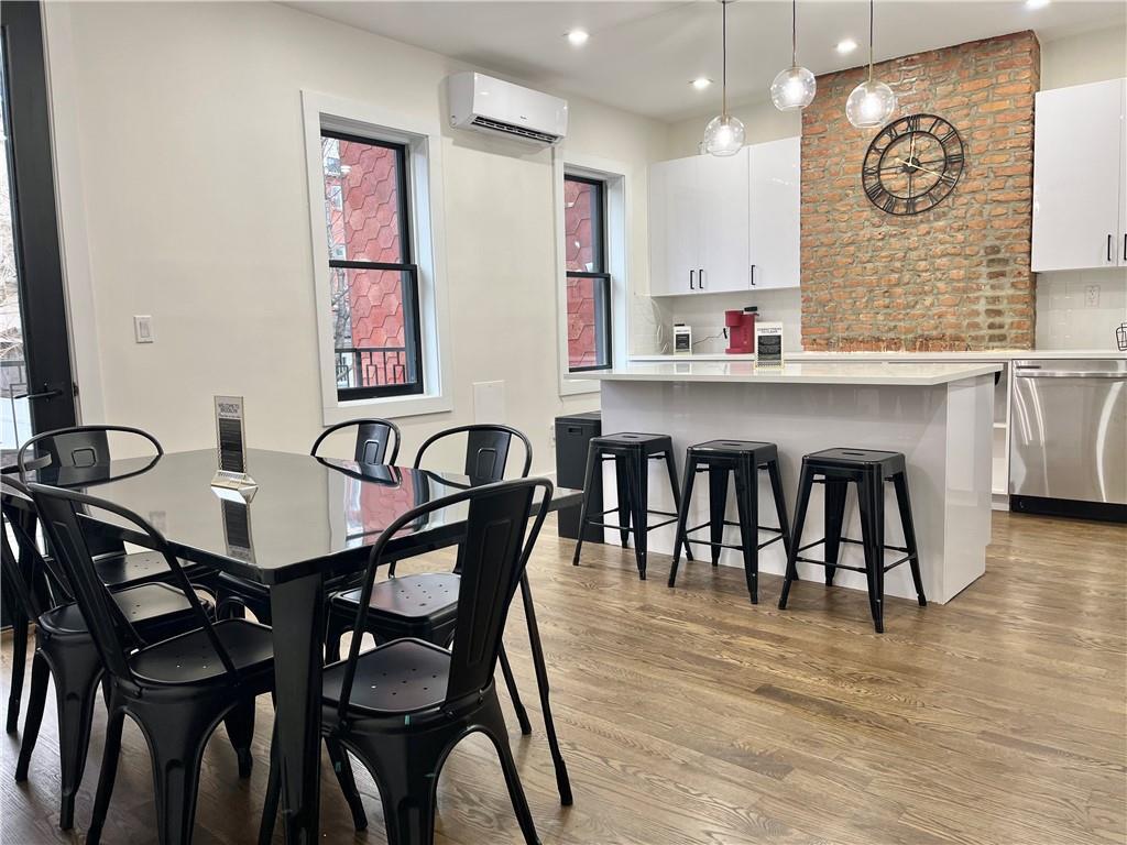 Building Photo - 2409 Dean St