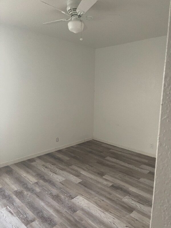 Foto del edificio - 220 W 9th St