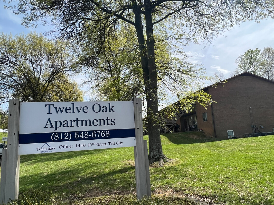 Foto principal - Twelve Oak Apartments