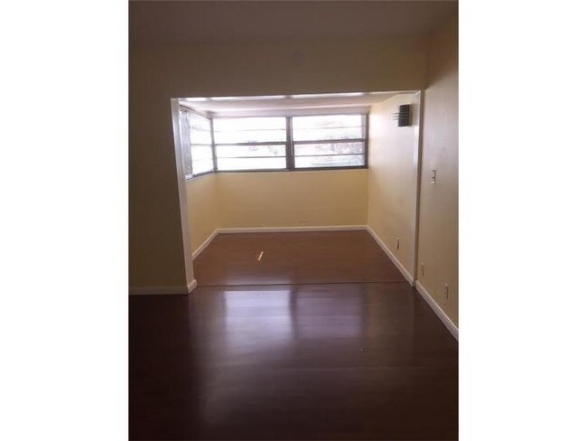 Building Photo - 6610 Racquet Club Dr