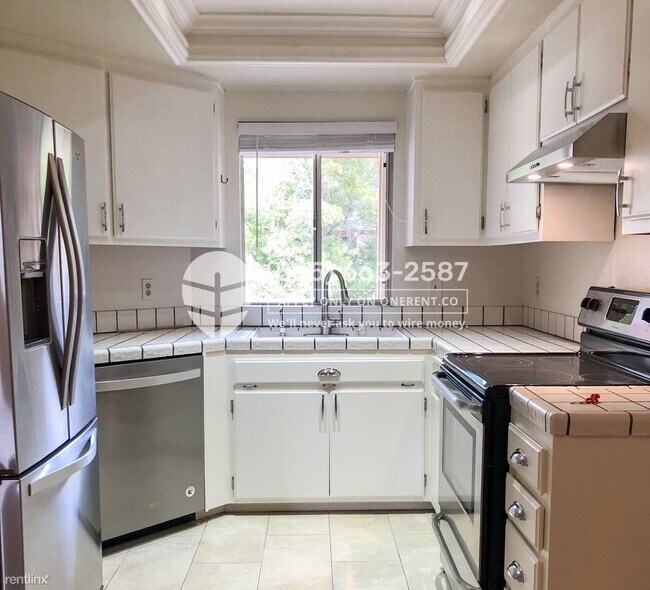 Building Photo - 1122 Cedar Gables Dr