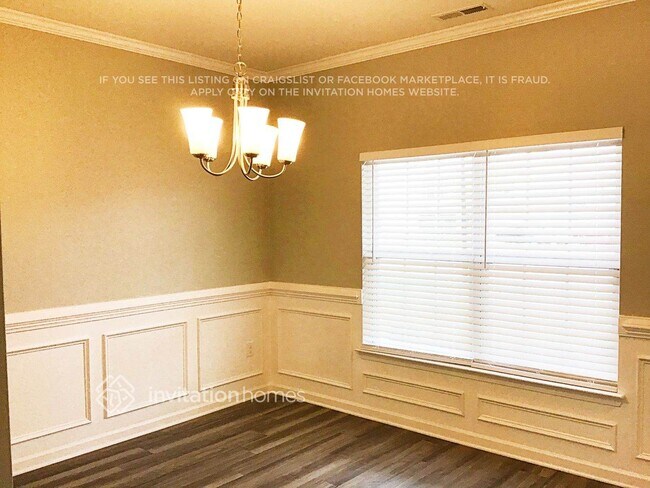 Building Photo - 1009 King Fisher Way