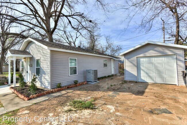 Building Photo - 2 br, 1 bath House - 3221 NW 15th St