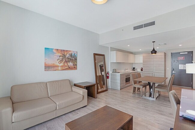 Building Photo - 777 N Ocean Dr