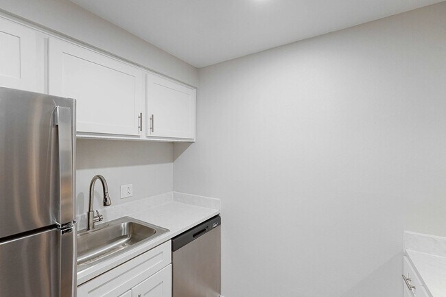 Building Photo - The Jefferson Apartments