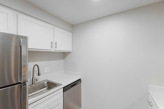 Building Photo - The Jefferson Apartments