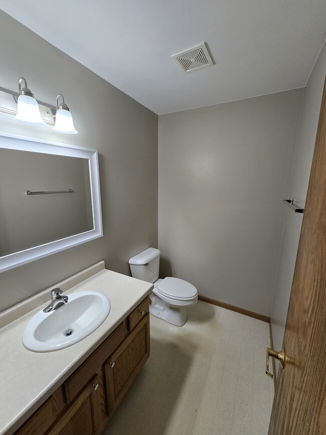 Primary half bath - 805 Pope Street