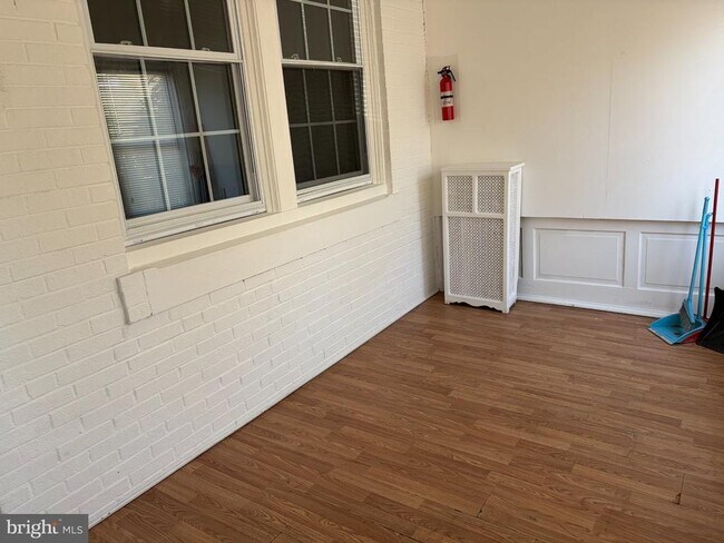 Foto del edificio - 7058 Saybrook Ave