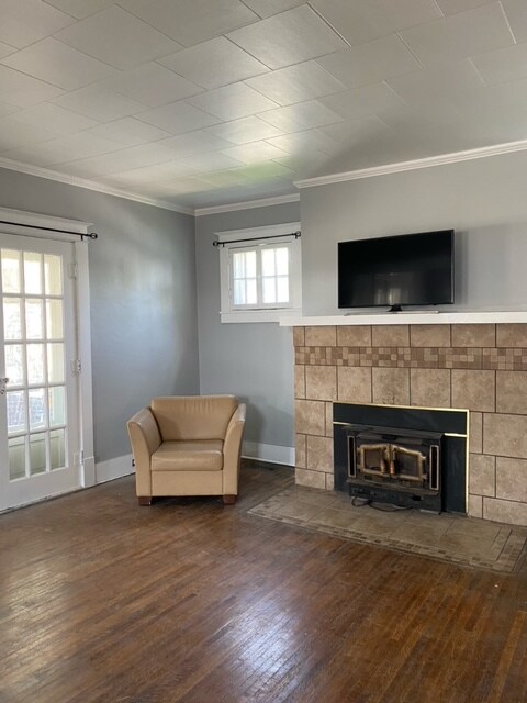 Foto del edificio - 217 E Broadway St