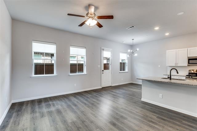 Foto del edificio - 2415 Acorn Ct.