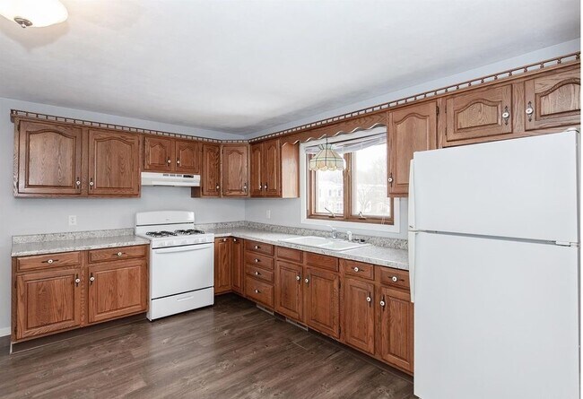 Building Photo - 3202 Archer Dr