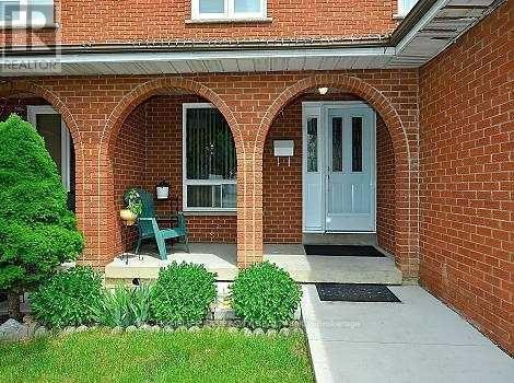 Building Photo - 7214 Sigsbee Dr