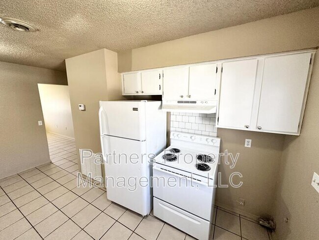 Building Photo - 95 N Pine Ave