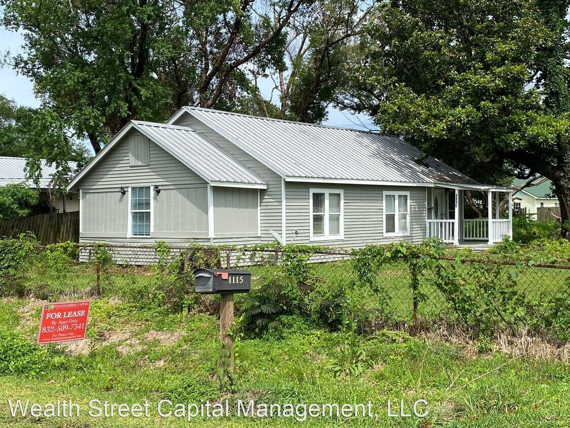 3 br, 1 bath House - 1115 Texas St Orange - 3 br, 1 bath House - 1115 Texas St  Orange