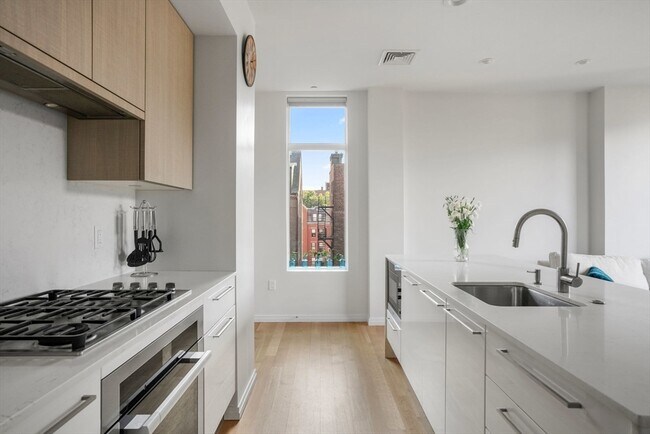 Foto del edificio - 7 E Springfield St
