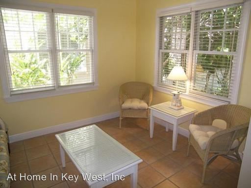 Building Photo - 203 Golf Club Dr
