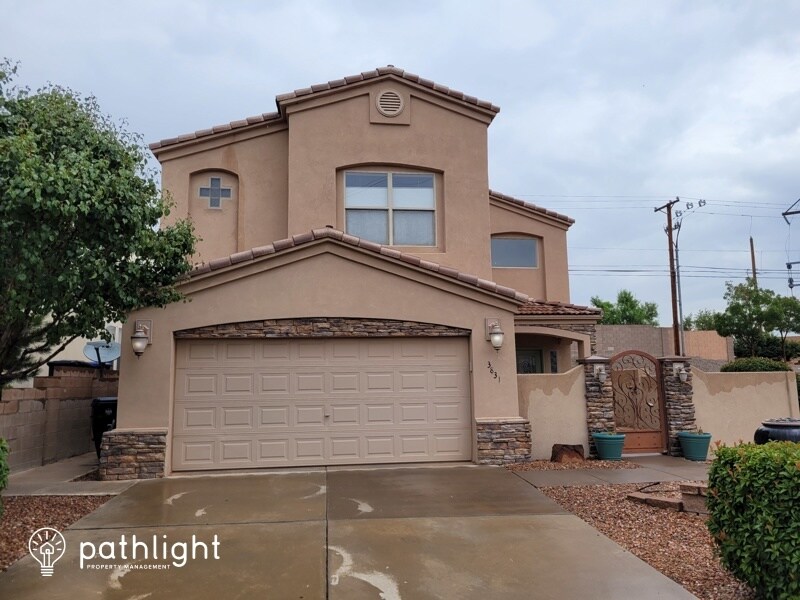 Foto principal - 3831 Crystalaire Ave NW