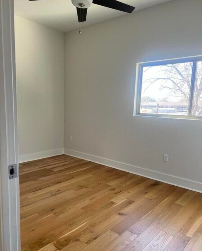 Foto del edificio - 212 Highland Oaks Ln