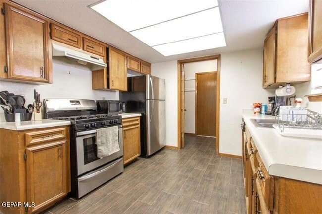 Building Photo - 7141 Villa Hermosa Dr