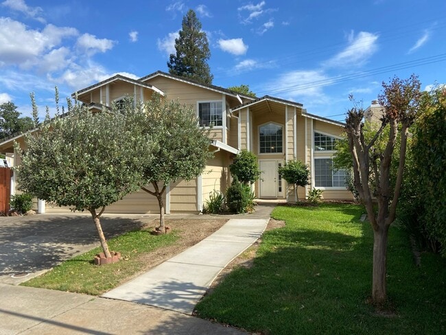 Building Photo - Gorgeous Home With Multiple Living Rooms, Two Primary Suites, Fruit Trees, And More!