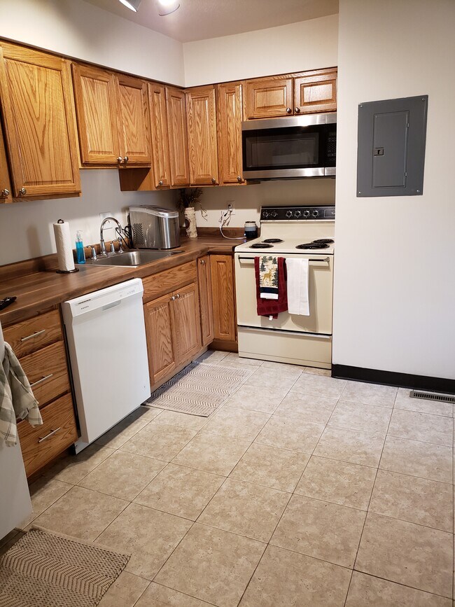 Foto del edificio - 108 Heather Ln