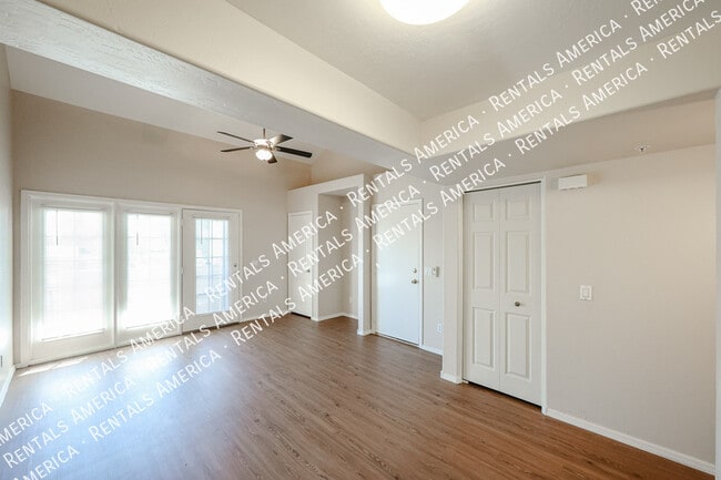 Building Photo - 3716 E University Dr