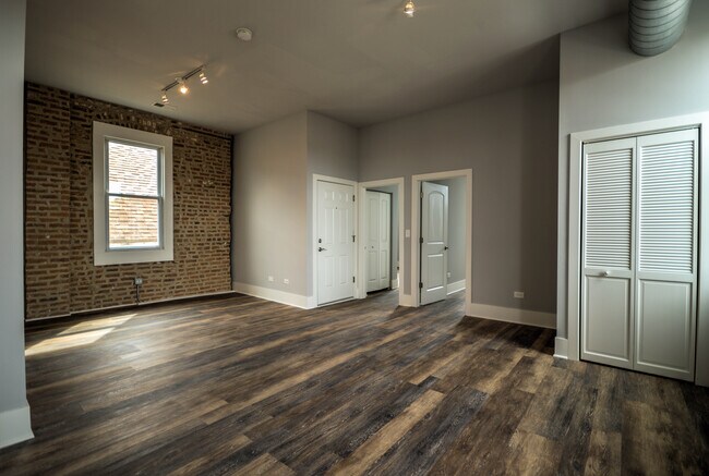 Foto del edificio - 1758 W Cermak Rd