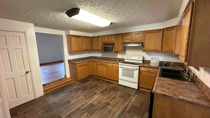 Primary Photo - 497 Brookside Dr